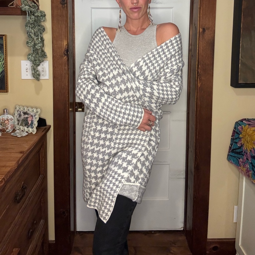 Long grey and white houndstooth cardigan